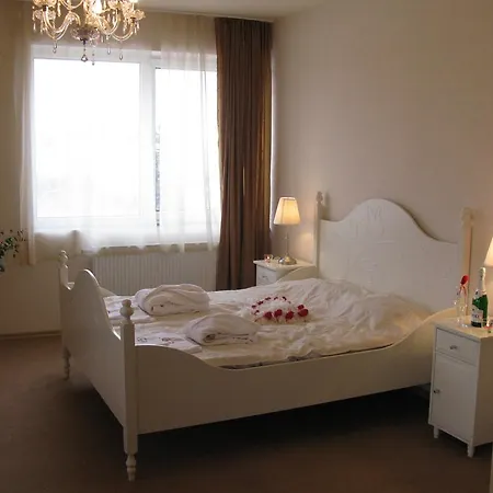 Vendégház Dworek Novello 2*